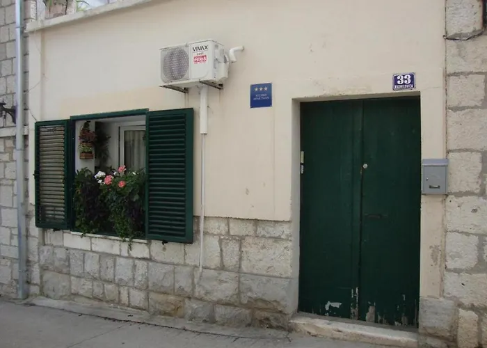 Toniko With Terrace سبليت